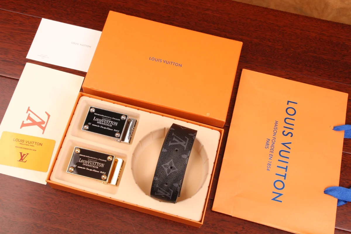 Louis Vuitton Conjunto de cinturón 018EFA38 · CKS