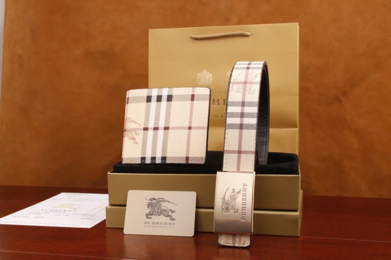 Burberry Belt gift set 6832 · CKS