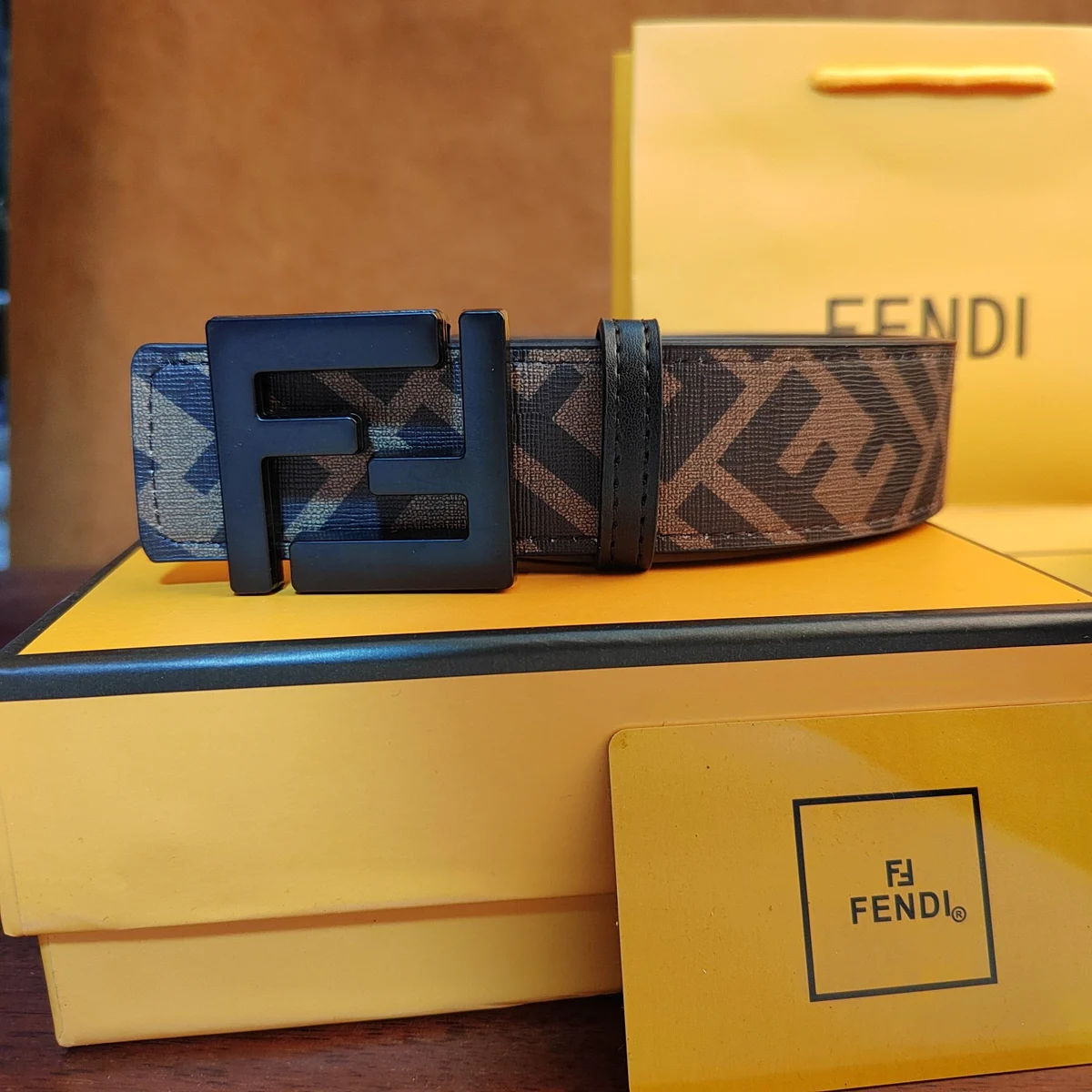 Fendi Cinturón 6322 · CKS