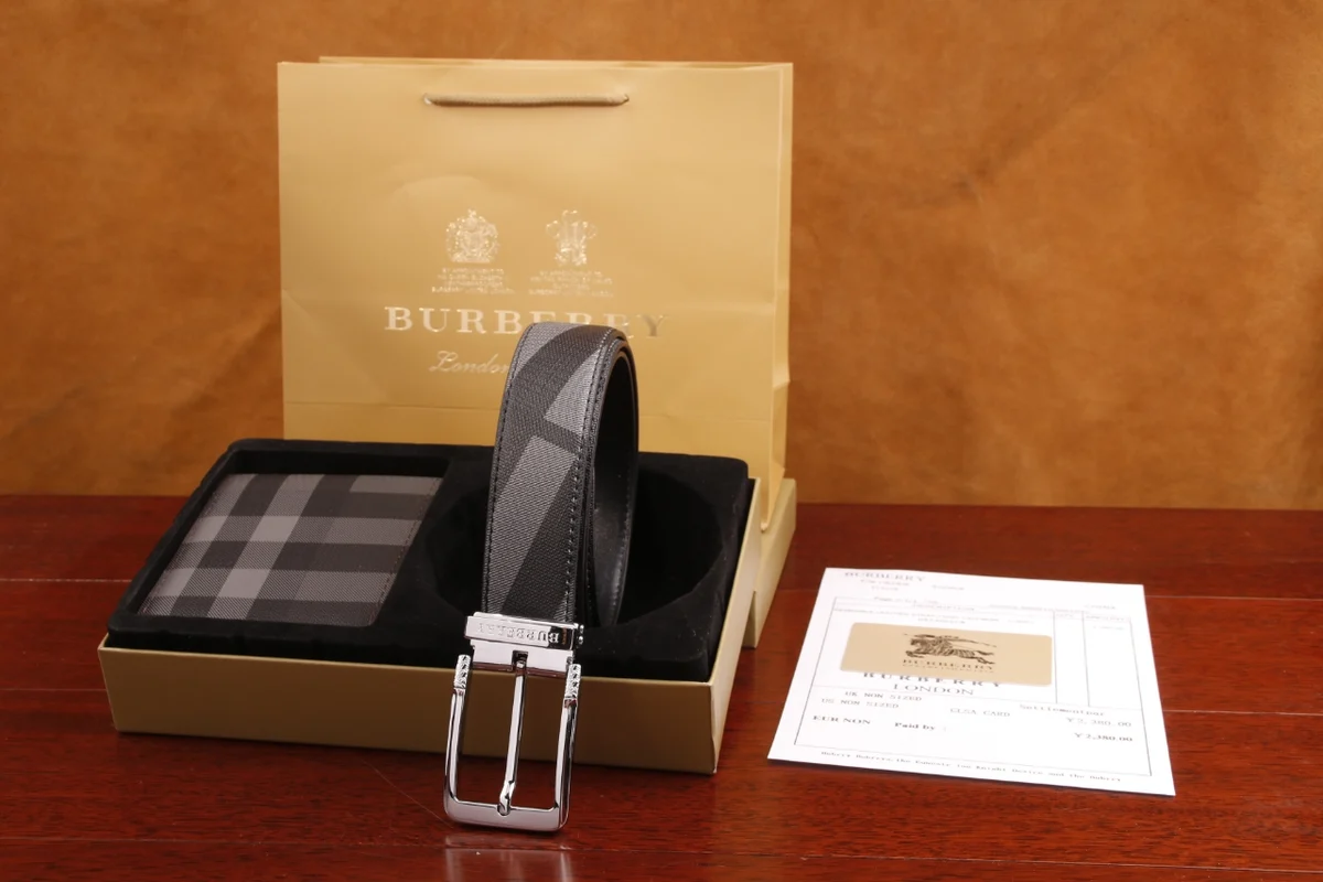 Burberry Belt gift set 8435 · CKS
