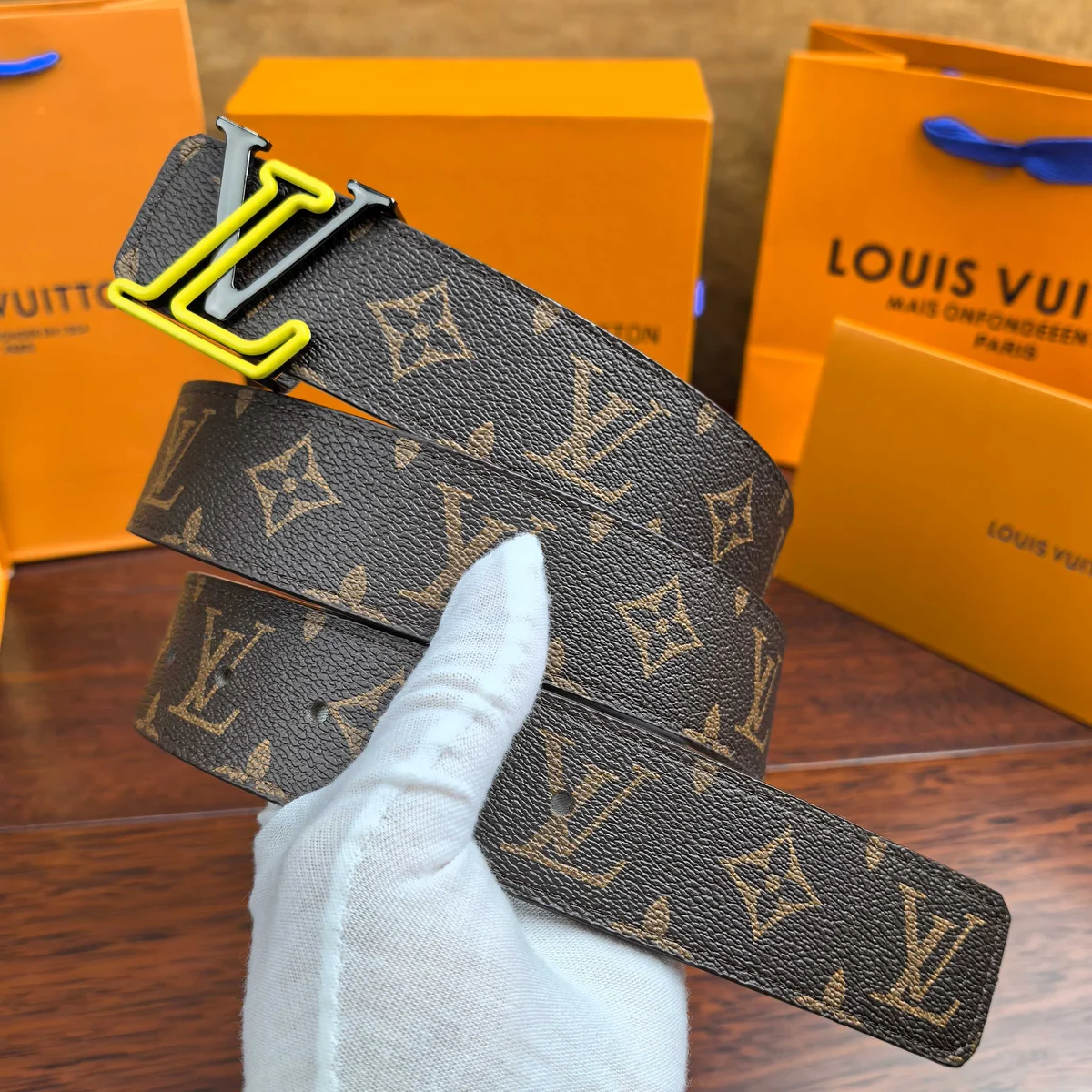 Louis Vuitton Cinturón 34015 · CKS
