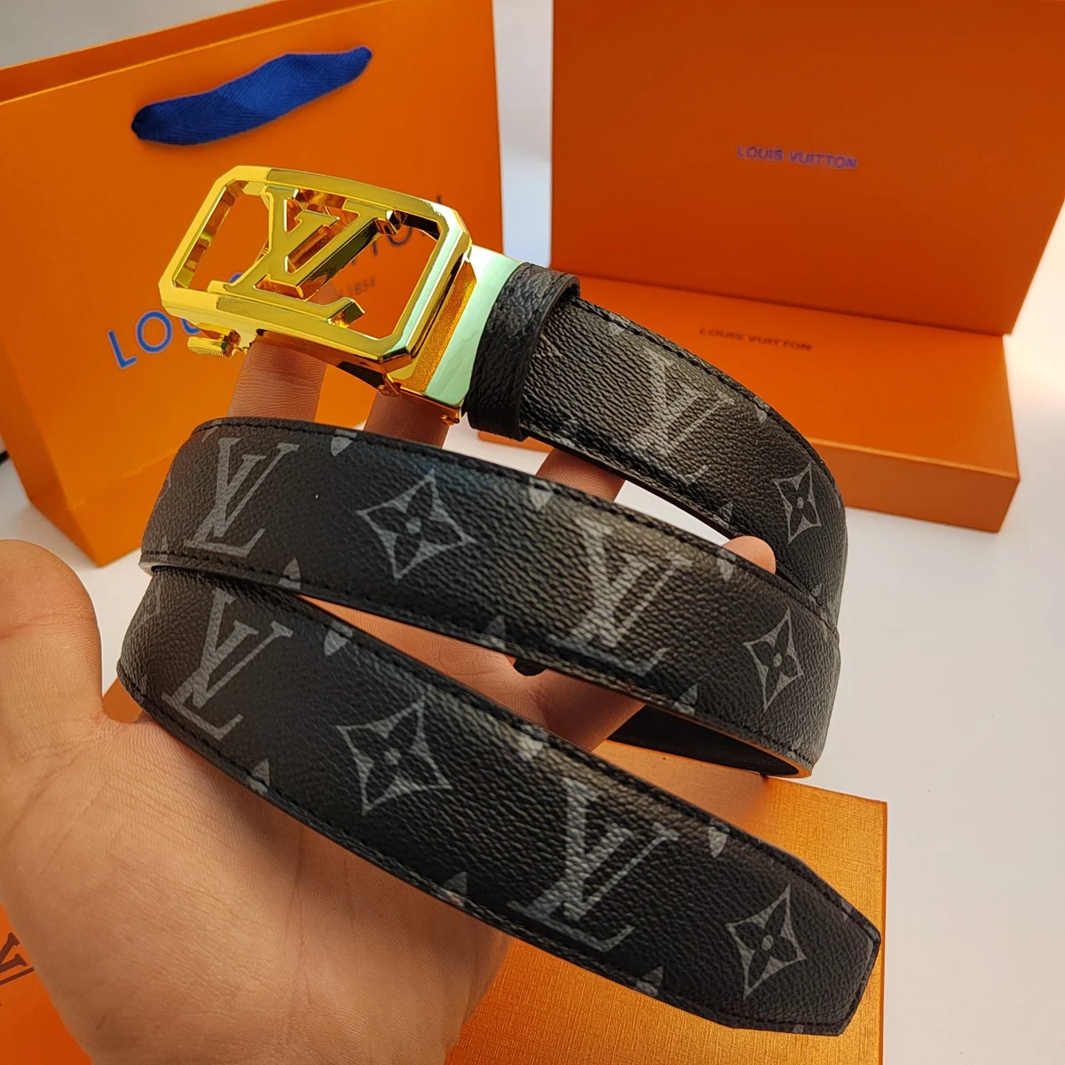 Louis Vuitton Belt 8021 · CKS