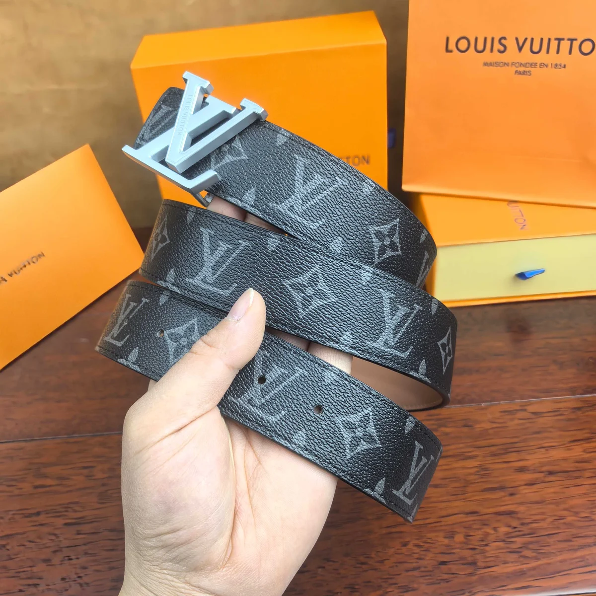 Louis Vuitton Cinturón 35515 · CKS
