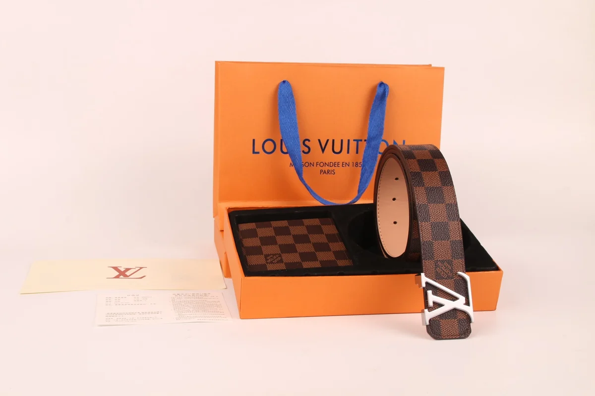 Louis Vuitton Conjunto de cinturón 5E373A90 · CKS
