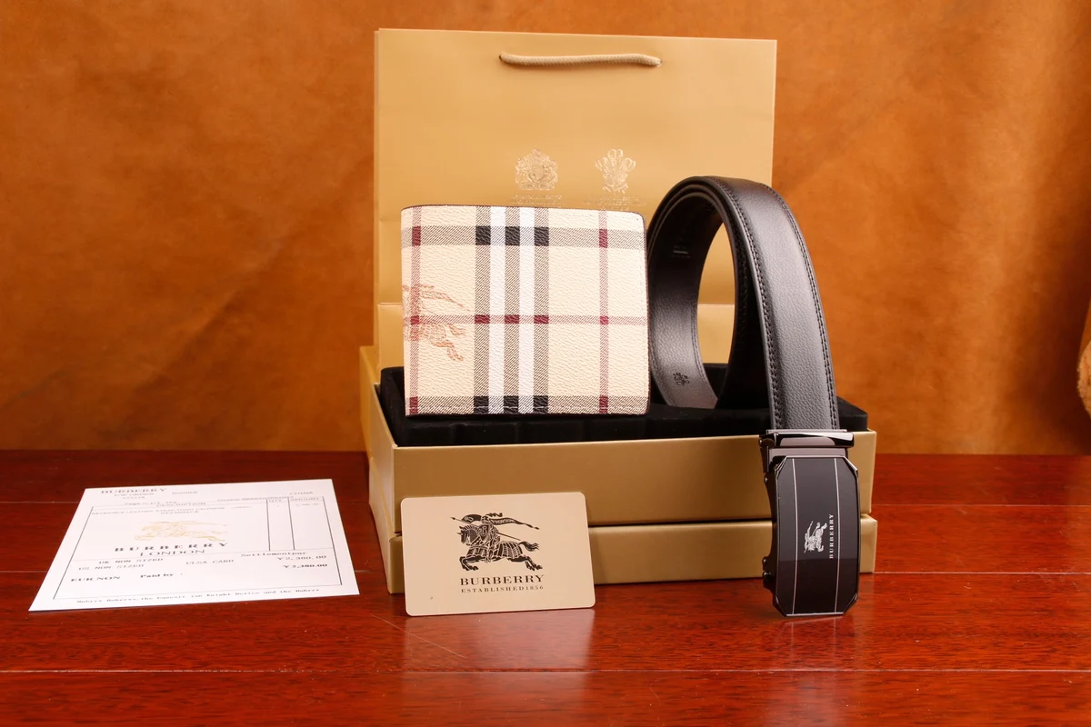 Burberry Belt gift set 7730 · CKS