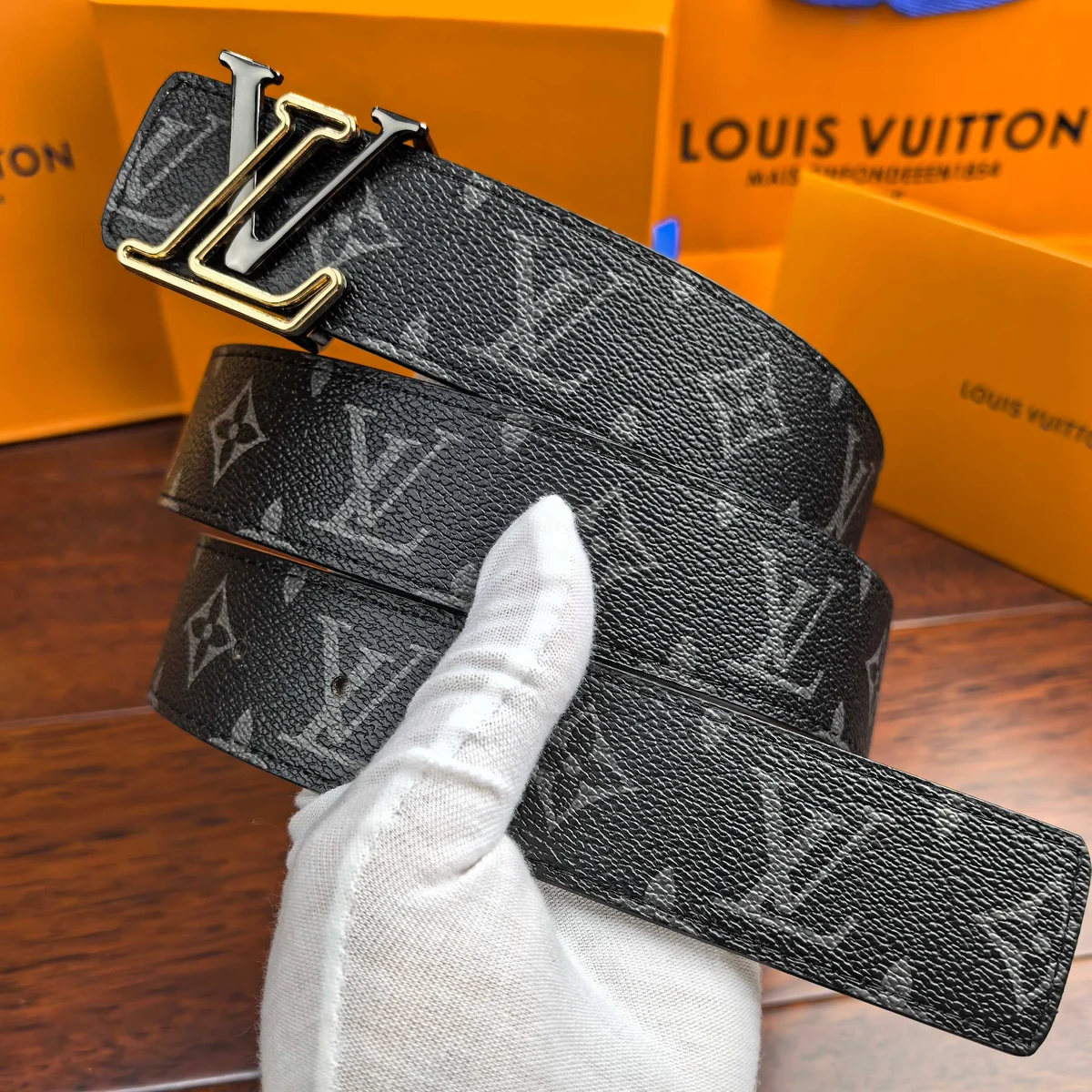 Louis Vuitton Cinturón 34315 · CKS