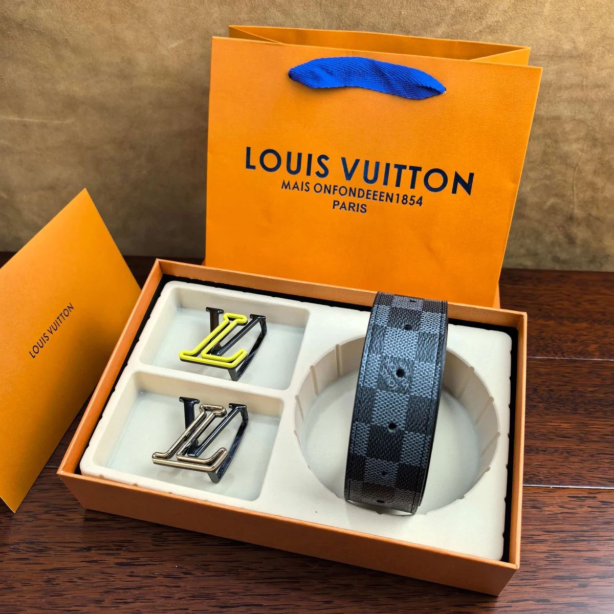 Louis Vuitton Conjunto de cinturón 34829 · CKS