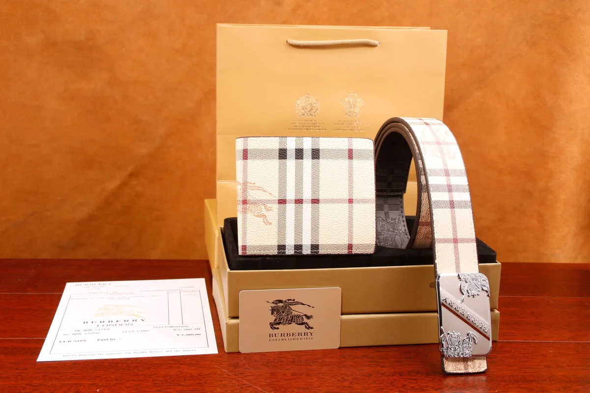 Burberry Conjunto de cinturón 7432 · CKS