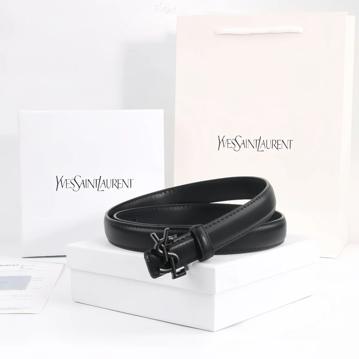 Saint Laurent Cinturón 37110 · CKS
