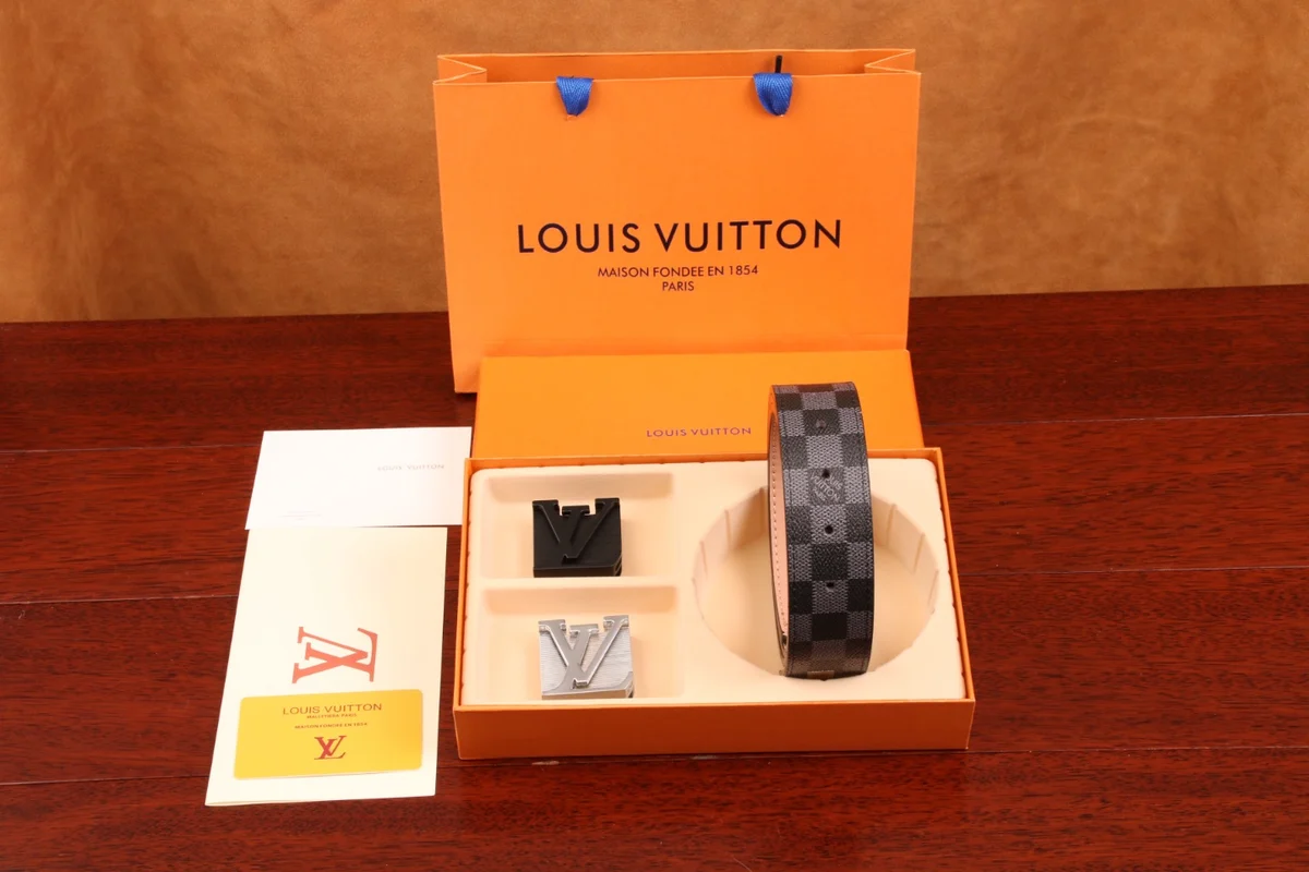 Louis Vuitton Cinturón E3B6F12D · CKS
