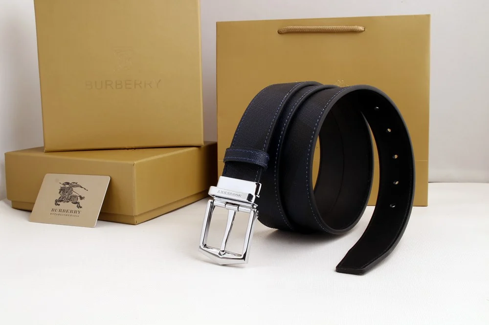 Burberry Conjunto de cinturón E6532492 · CKS