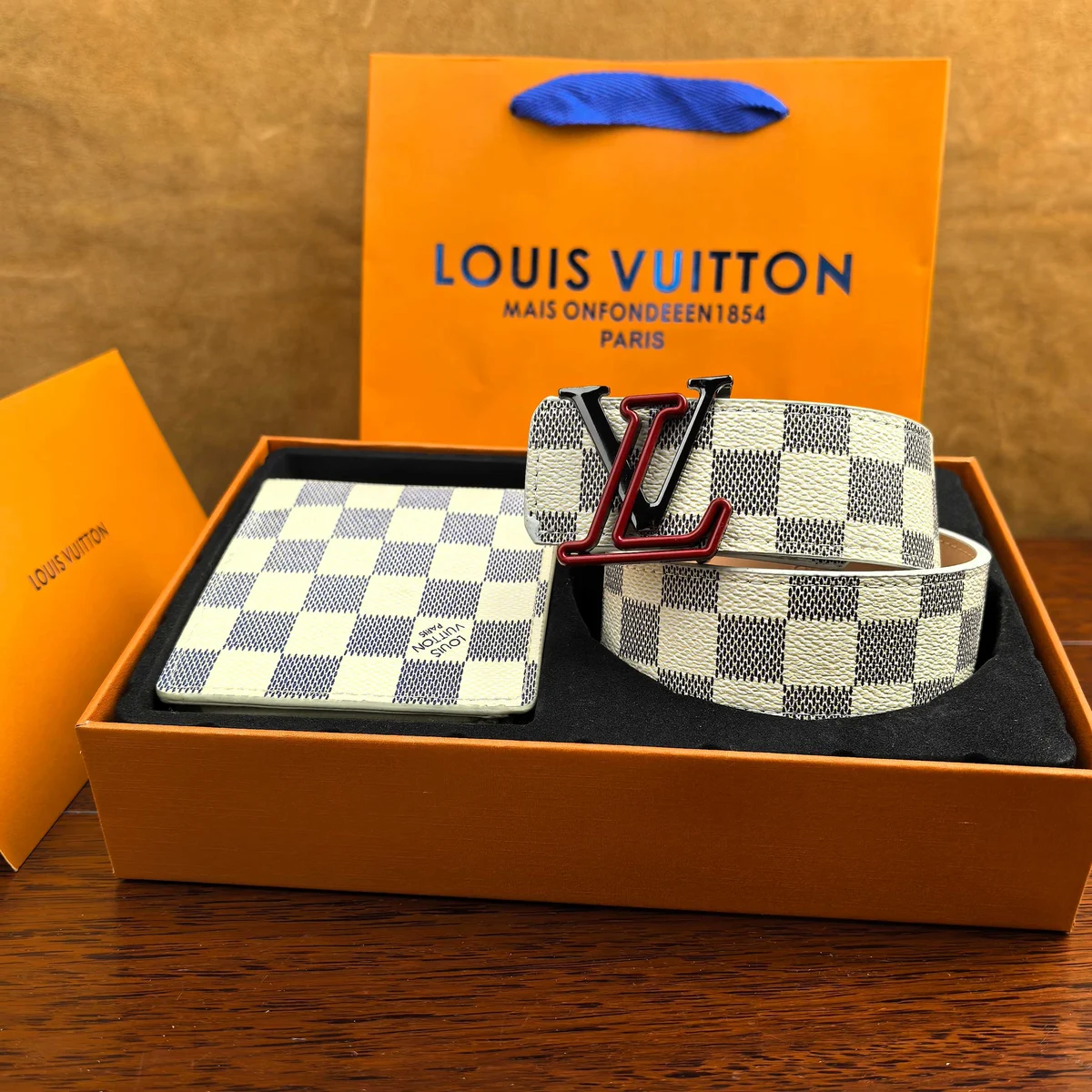 Louis Vuitton Conjunto de cinturón 35335 · CKS