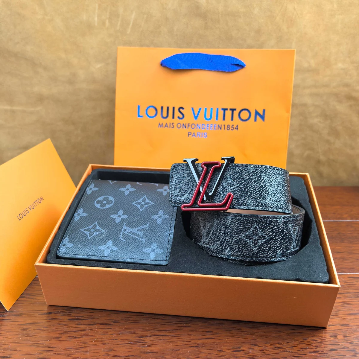 Louis Vuitton Conjunto de cinturón 35435 · CKS