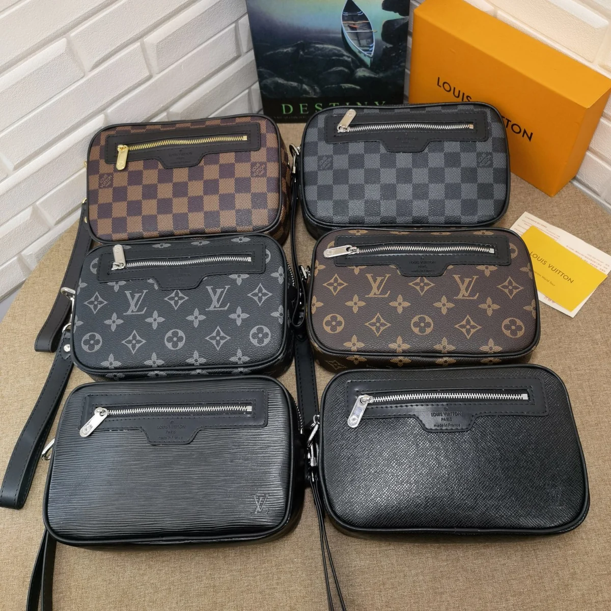 Cartera M61739 · RUN
