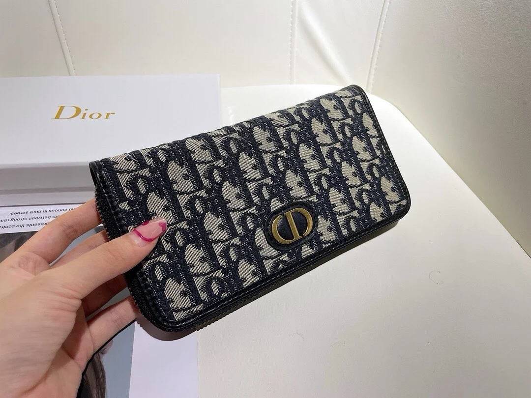 Wallet 0936 · RUN