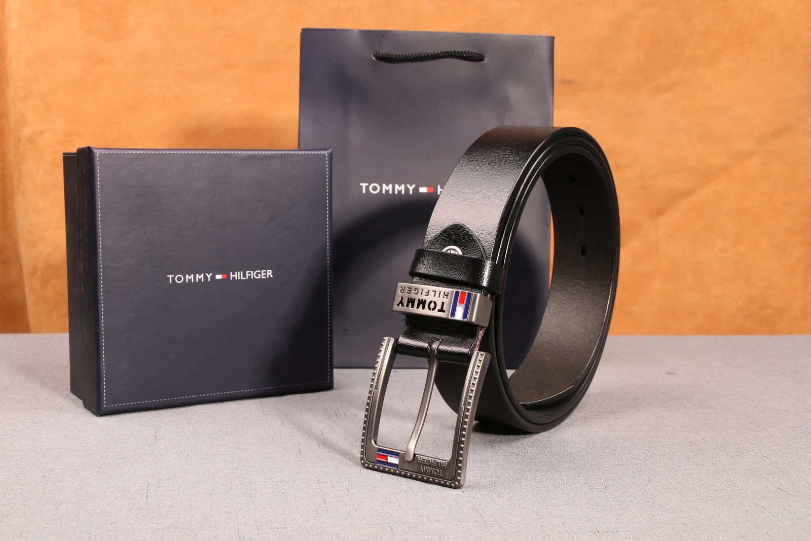 Tommy Hilfiger beaded-frame belt · CKS