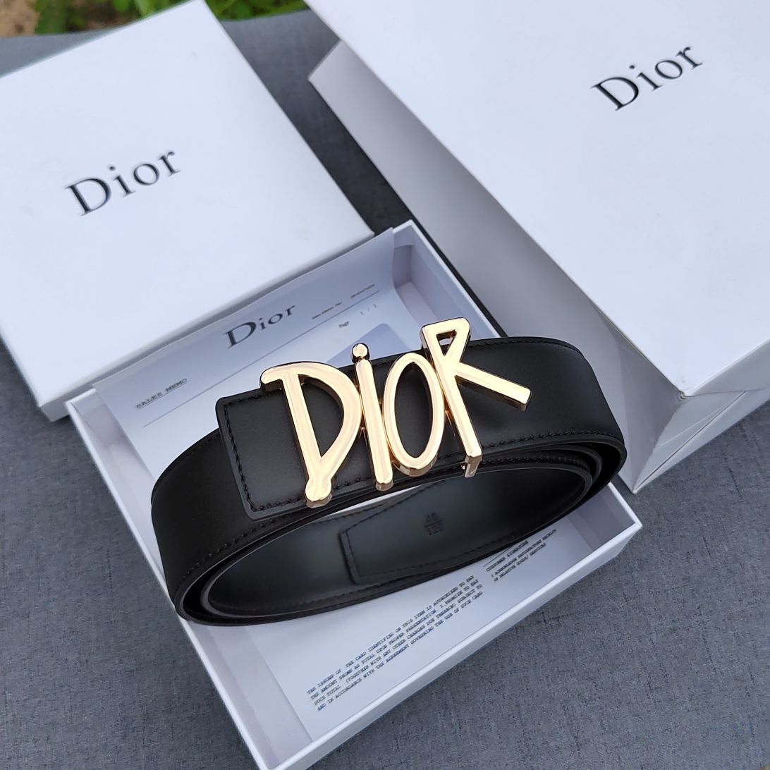 Cinturón Dior con hebilla de letras Dior · CKS