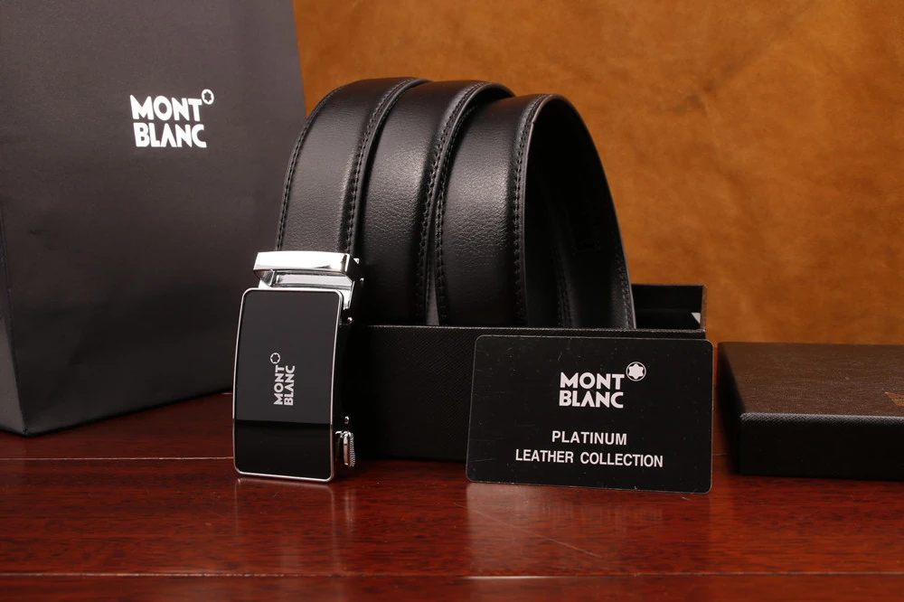 Cinturón Montblanc con hebilla de placa · CKS