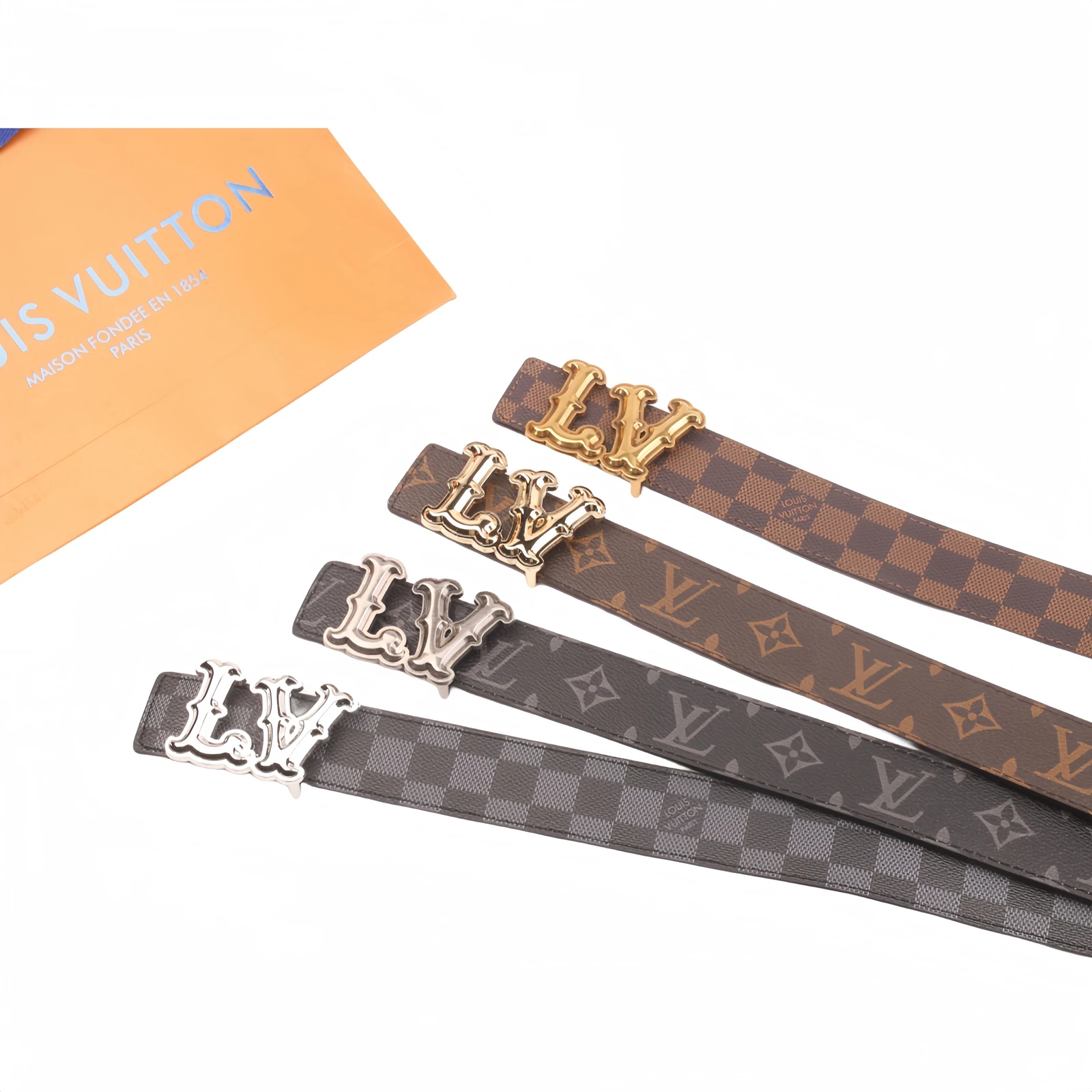 Cinturón Louis Vuitton con hebilla LV de letras redondeadas · CKS