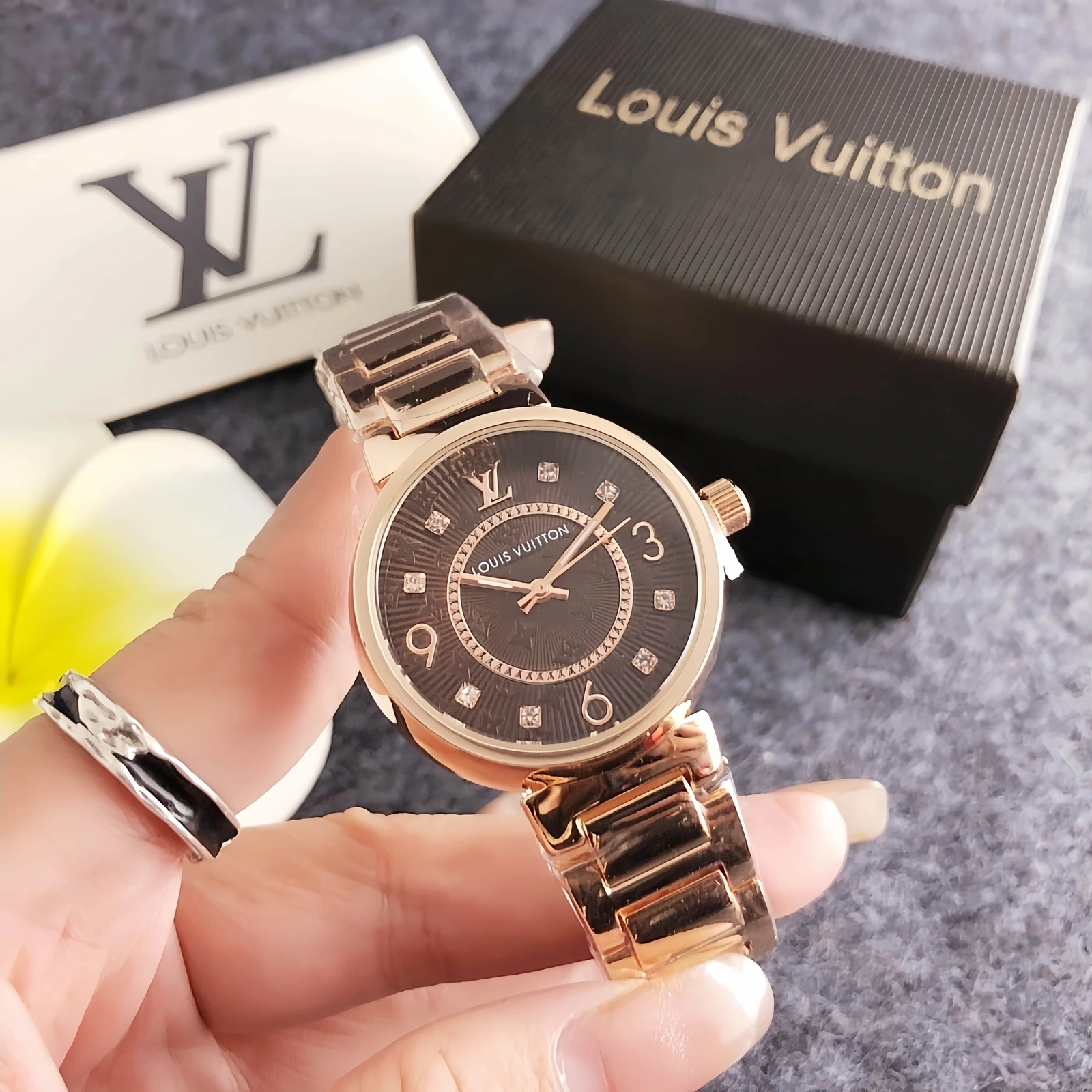LU8289SZ watch · FSD