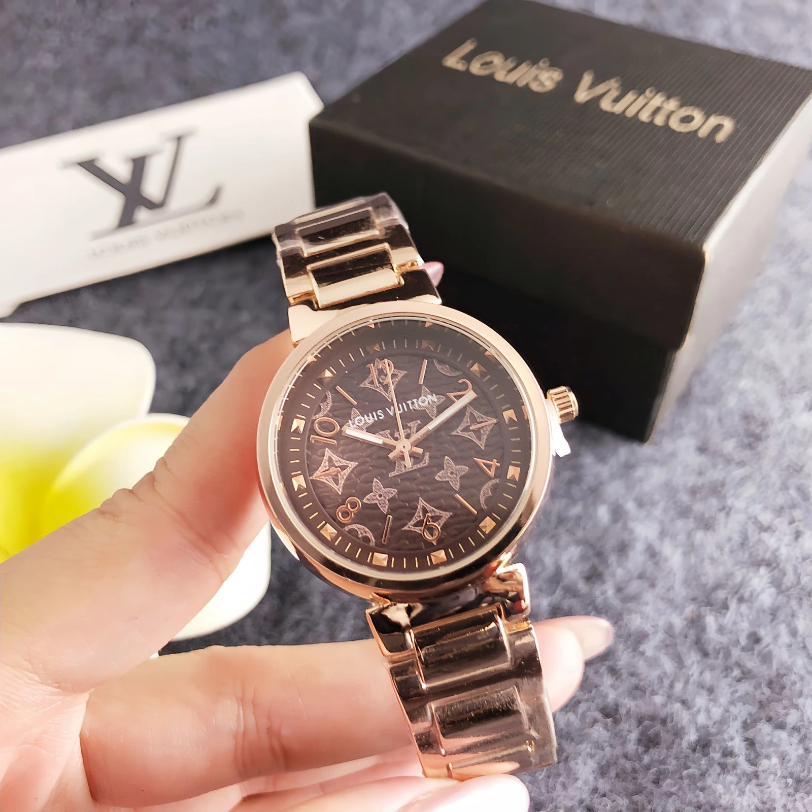 LU8289P28 watch · FSD