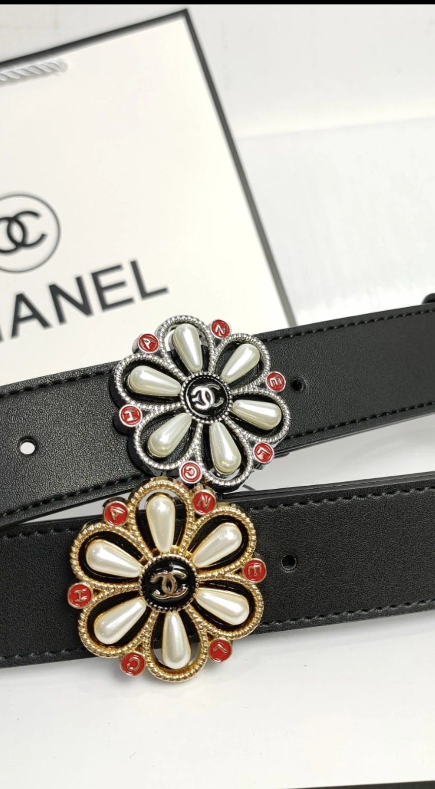 Cinturón Chanel con hebilla de flor y CC · QW6