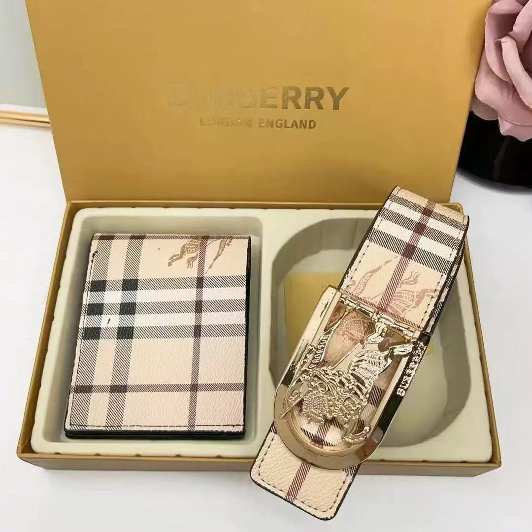 Burberry check belt & wallet set with equestrian buckle · QW6