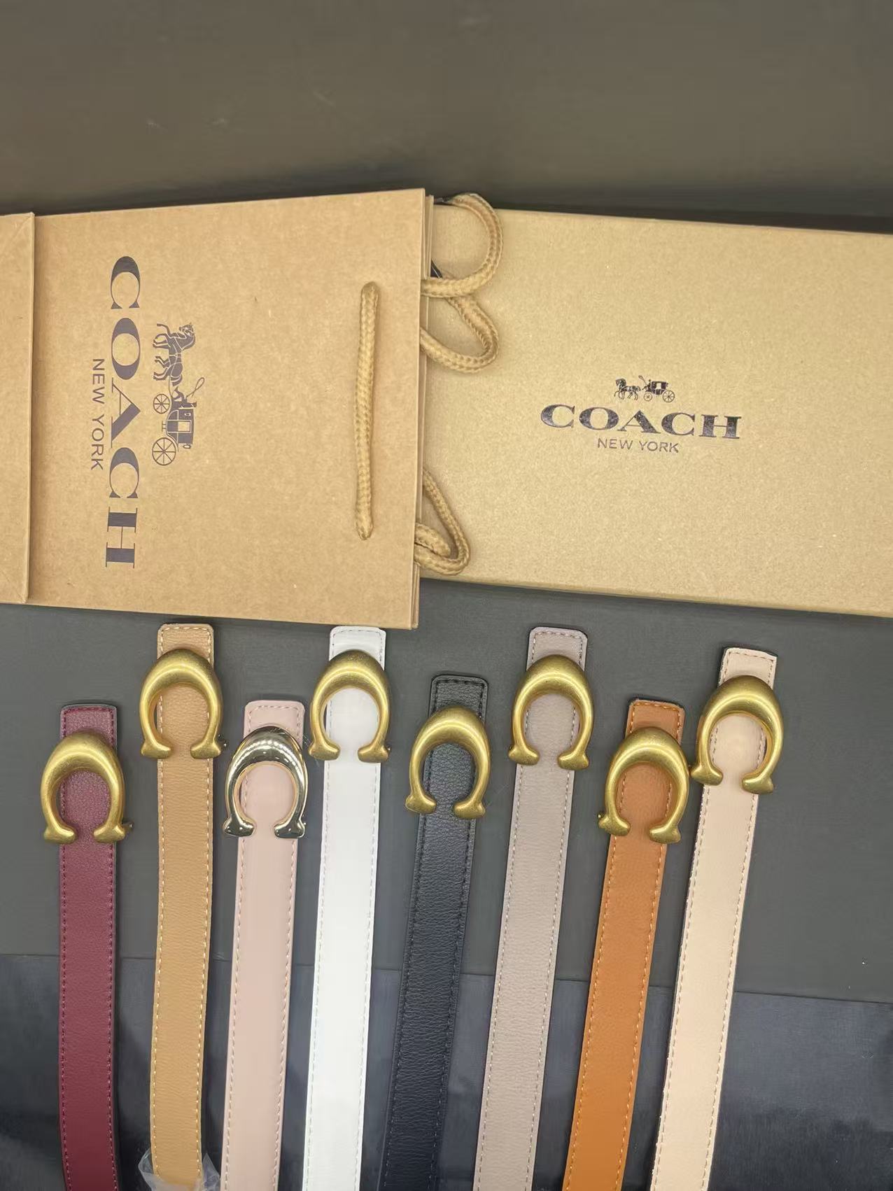 Cinturón Coach con hebilla C · QW6