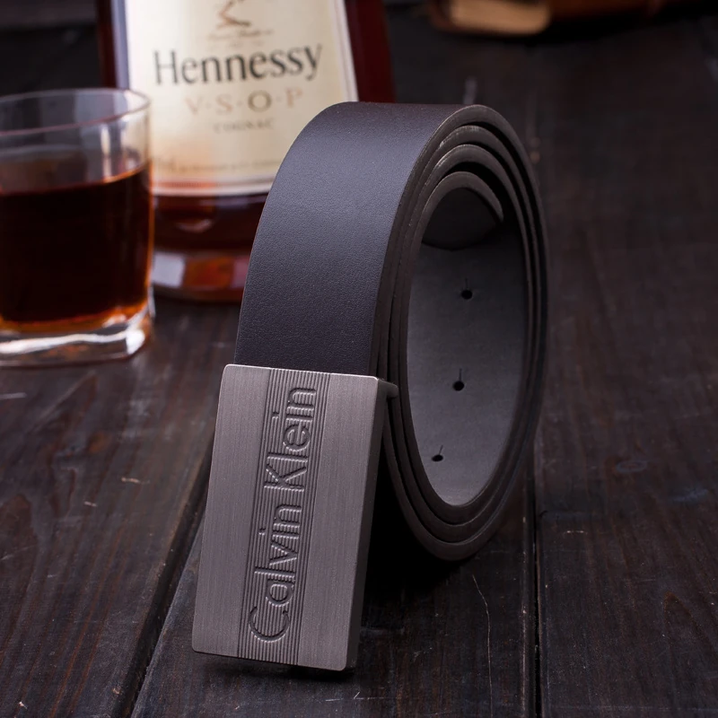 Cinturón Calvin Klein con placa de logotipo estriado · CKS