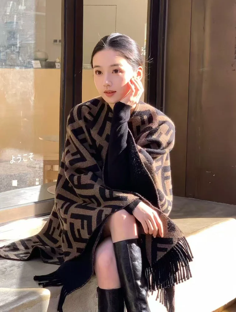 Fendi FF fringed wrap cape · QW8