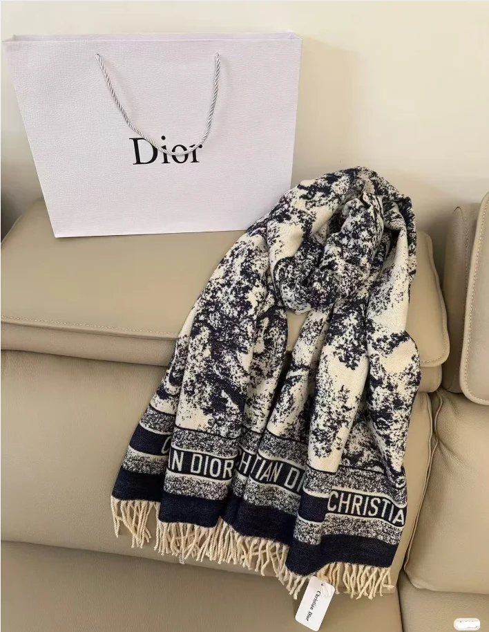 Dior Toile de Jouy patterned scarf · 39 · QW8