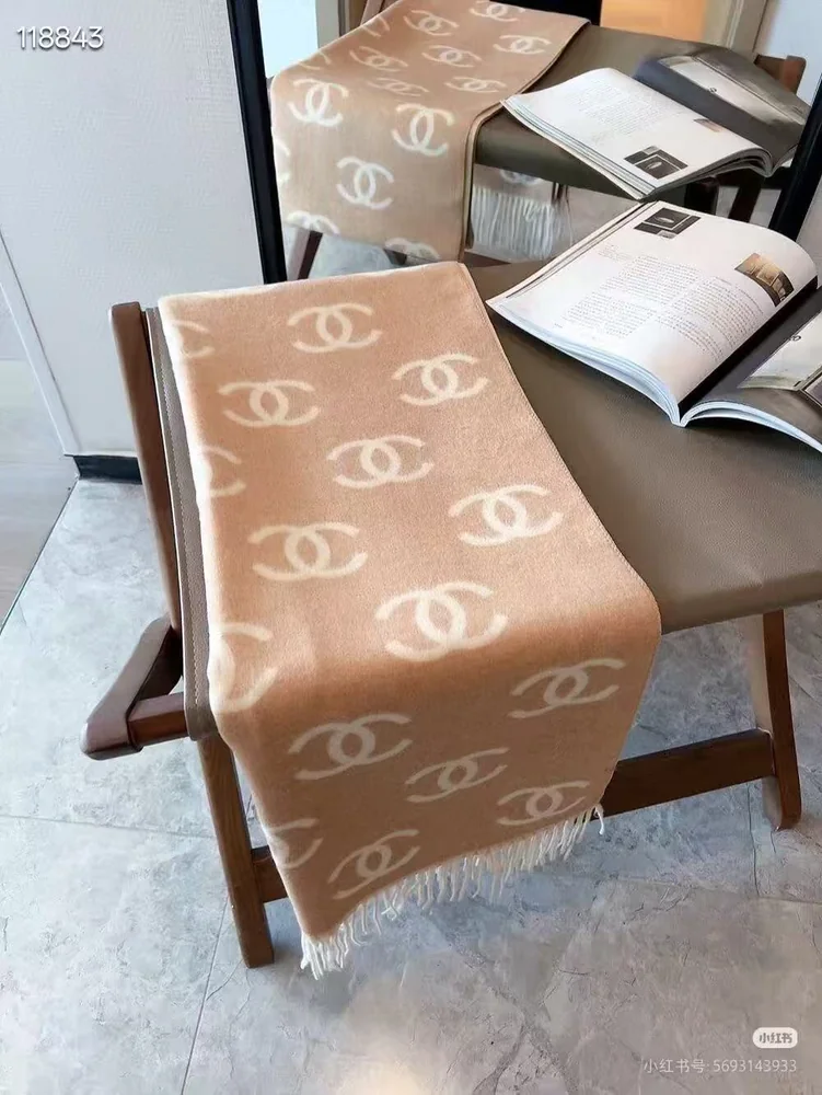 Chanel bufanda con motivo CC y flecos · 34 · QW8