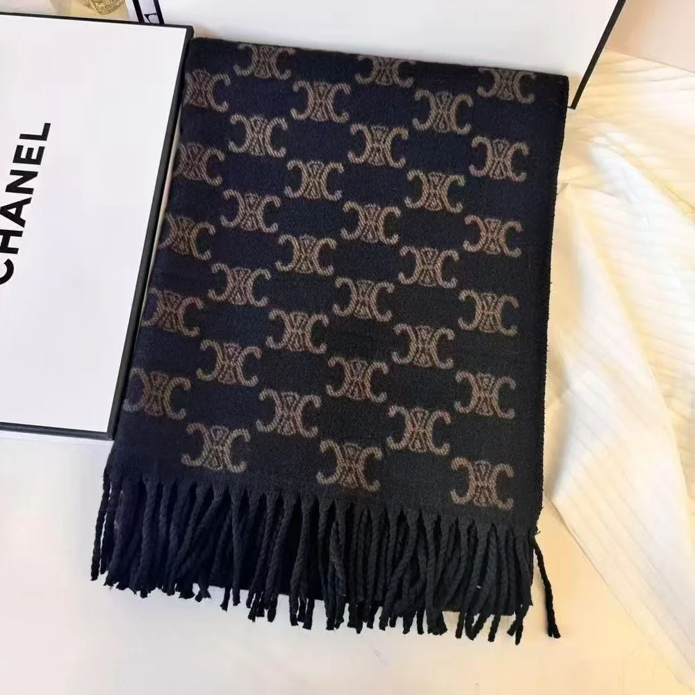 Chanel CC patterned fringed scarf · QW8